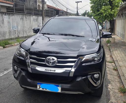 TOYOTA HILUX SW4 2.8 SRX 4X4 7 LUGARES 16V TURBO INTERCOOLER DIESEL 4P AUTOMÁTICO